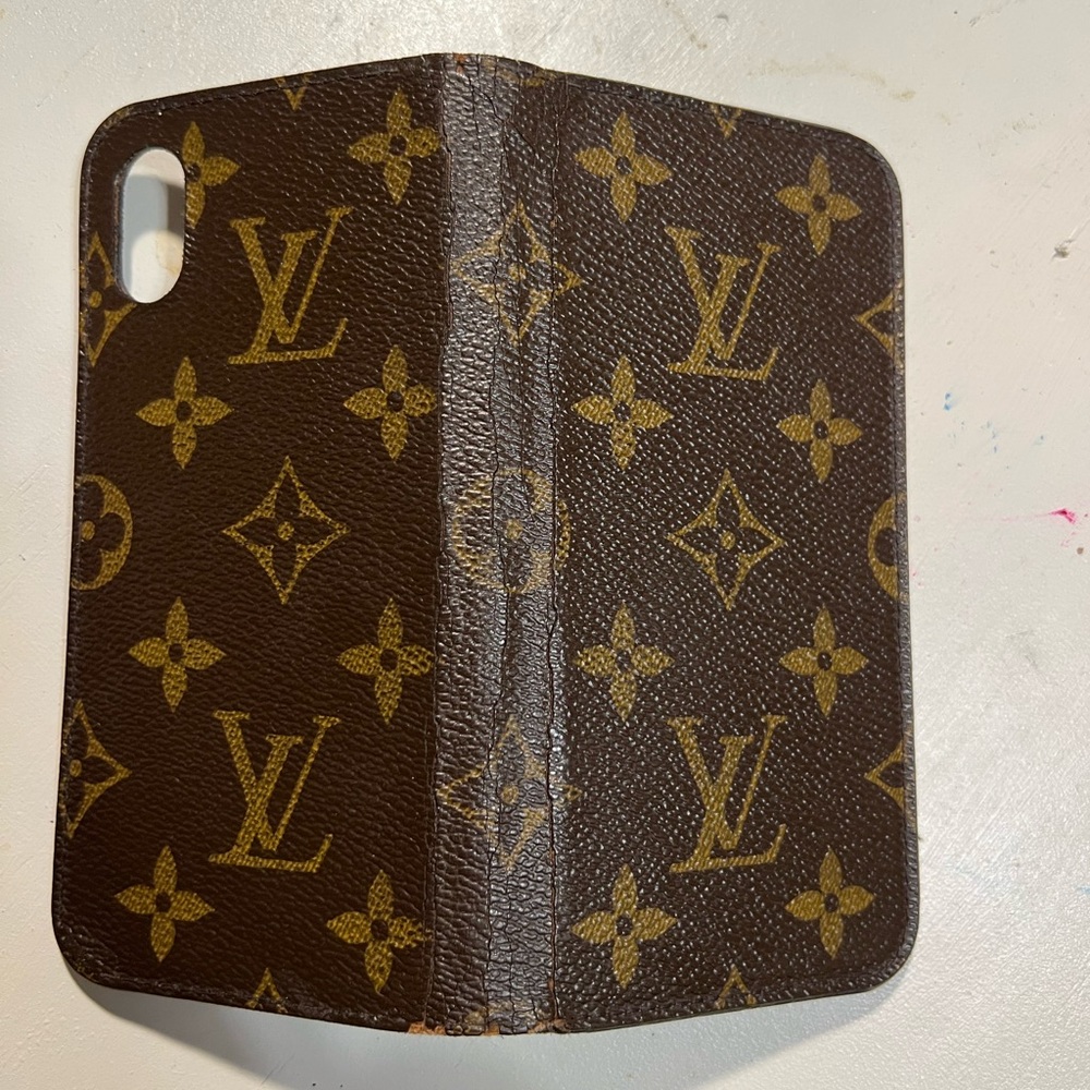 Louis Vuitton iPhone X/XS Folio - Picture 4 of 9